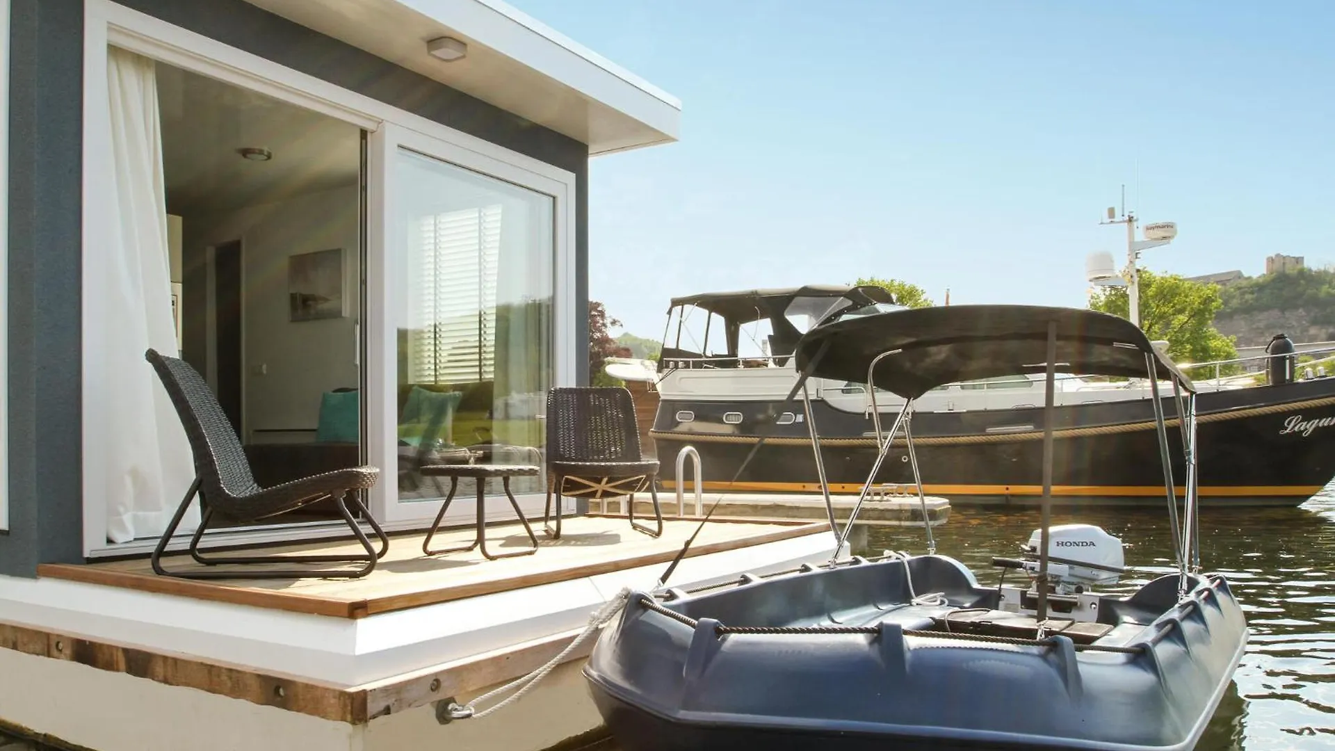 House Boat Anegada Hotel Maastricht 0*,  Netherlands